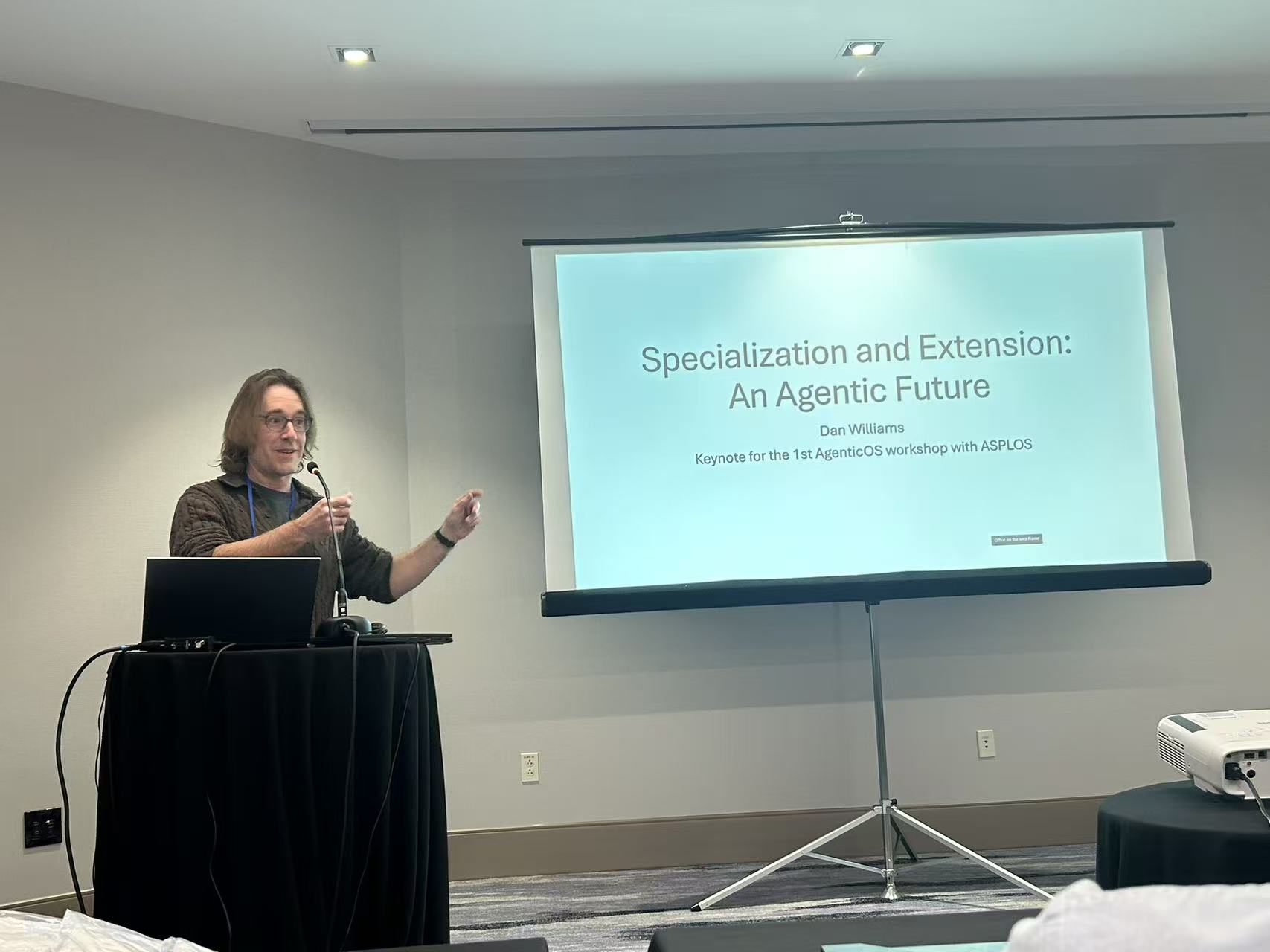 Dan Williams 在 AgenticOS 2026 上发表 keynote